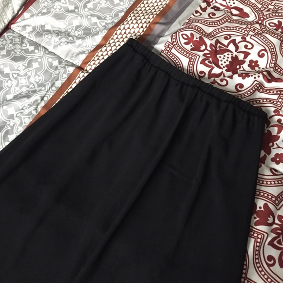 NOT FOR SALE RN! DONT BUY! Black Forever 21 Maxi Skirt Size Large - Picture 2 of 7